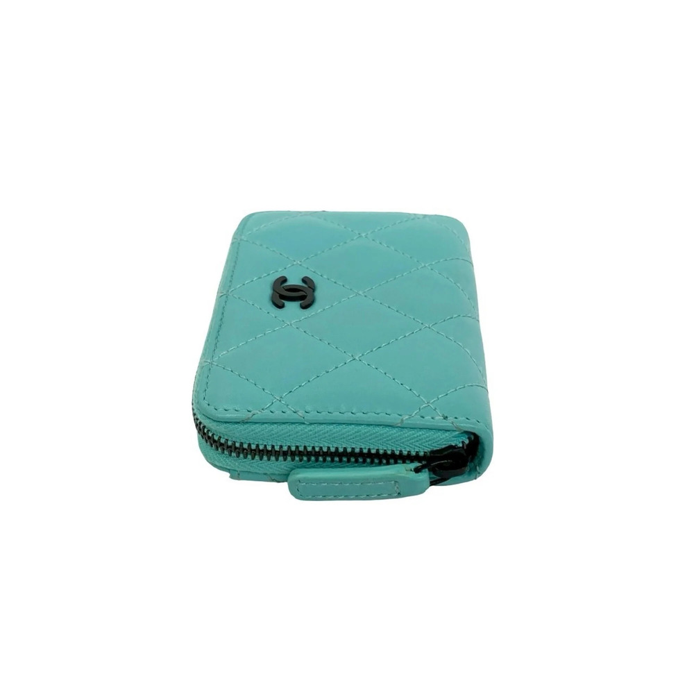 CHANEL Green Lambskin Leather Logo Wallet - Picture 4 of 8